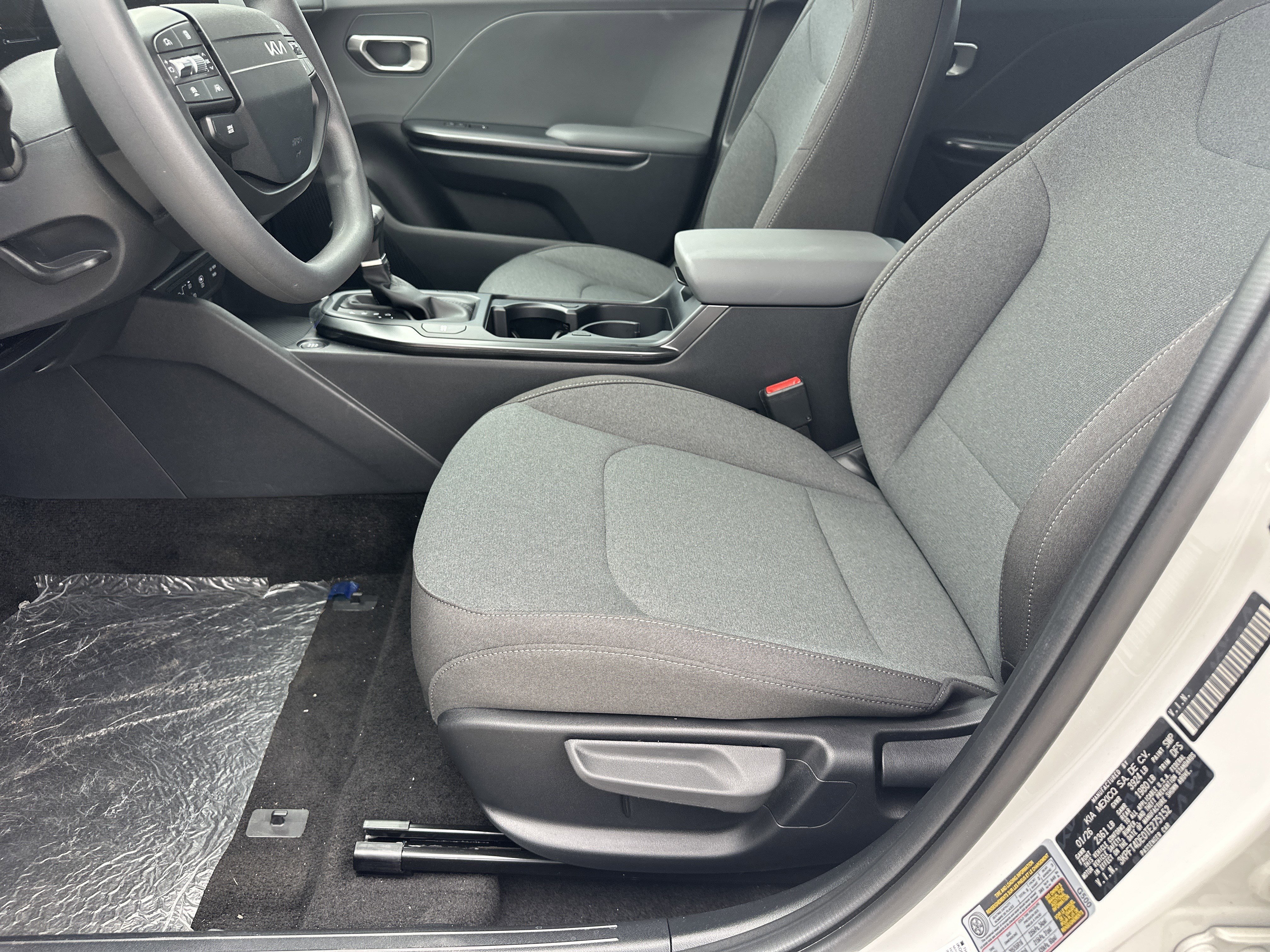 New 2026 Snow White Pearl Kia LXS image 10