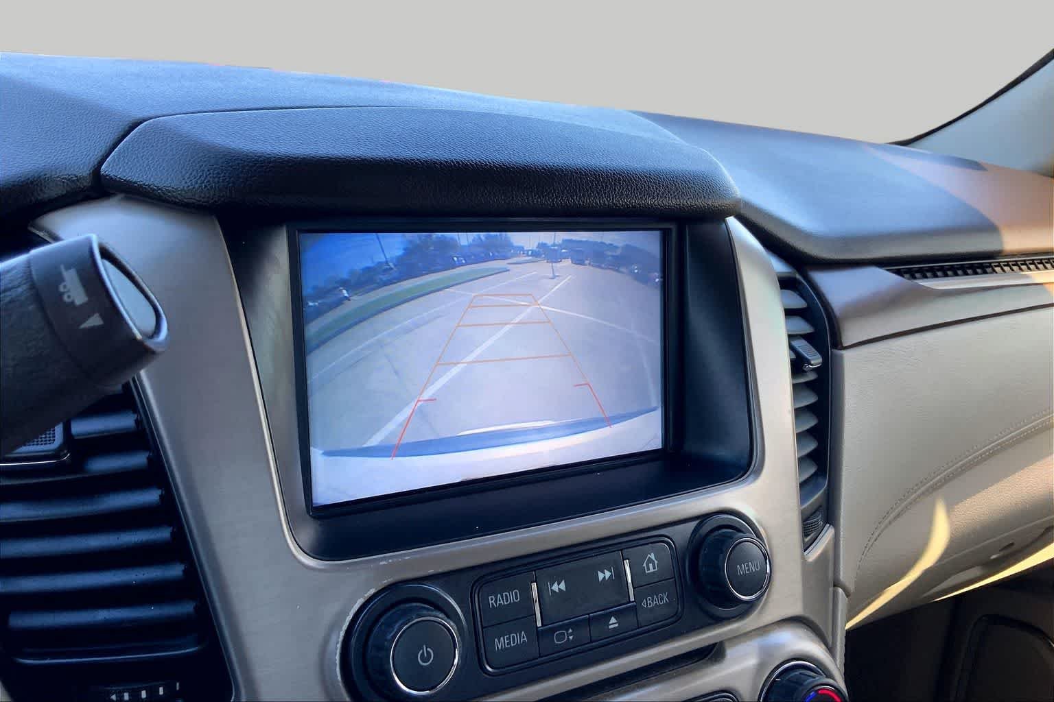 Used 2019 White Frost Tricoat GMC Denali image 29
