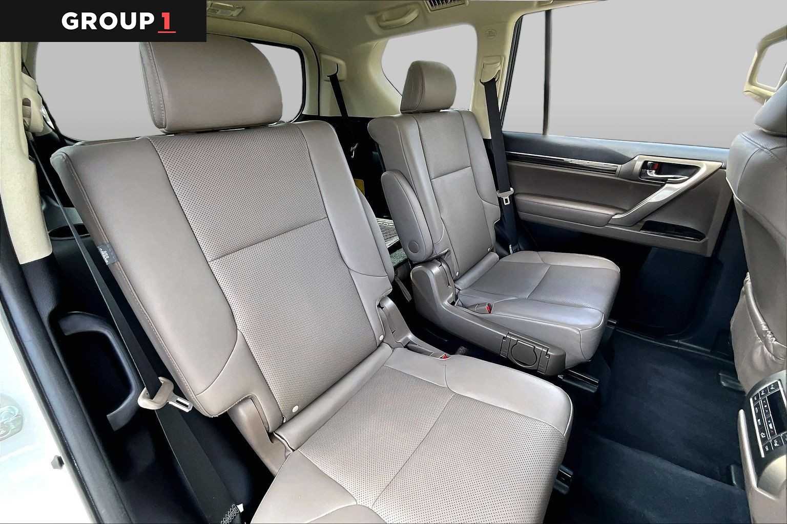 Used 2020 Starfire Pearl Lexus Premium image 17