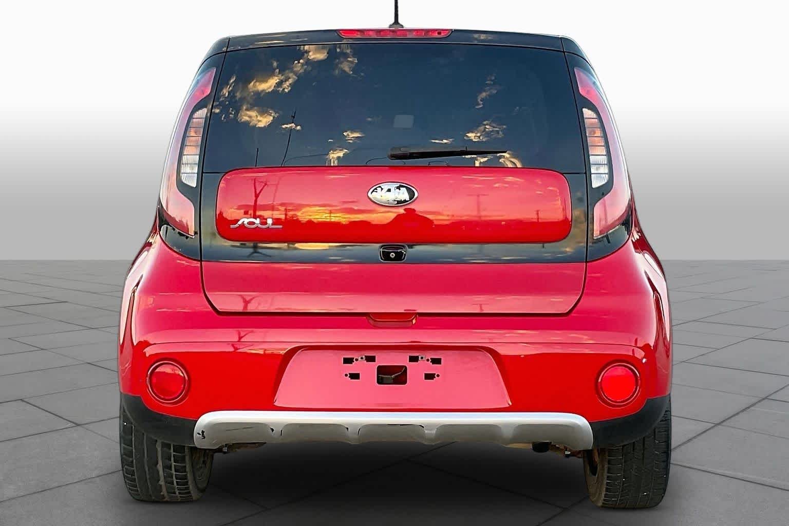 Used 2018 Inferno Red w/Black Roof Kia + image 4