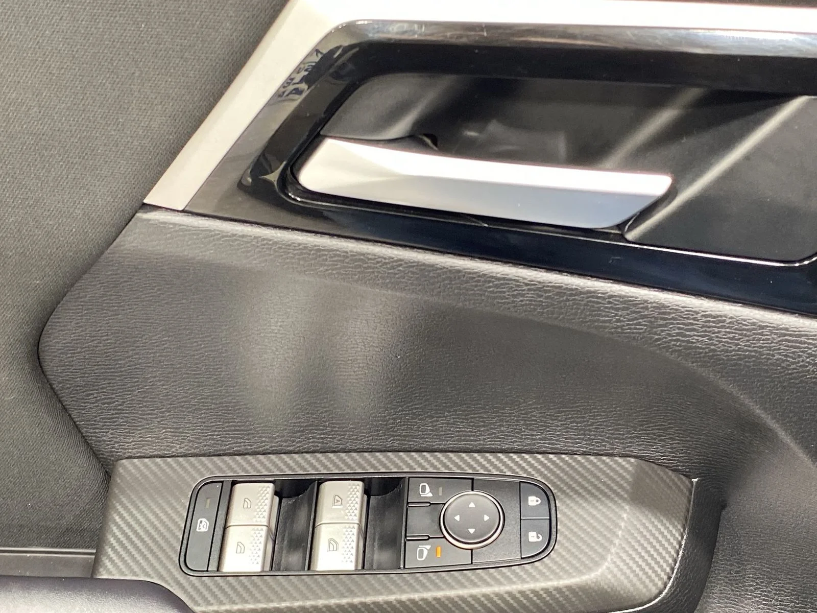Used 2025 Black Mitsubishi ES image 13