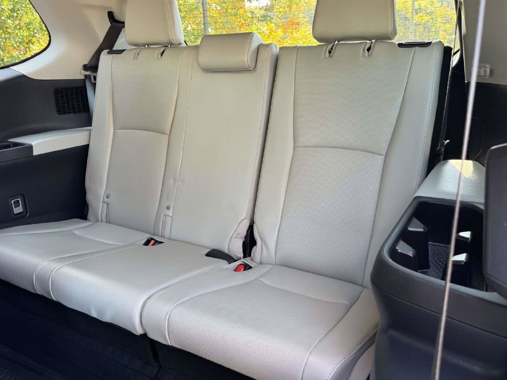 Used 2024 White Toyota Platinum image 18
