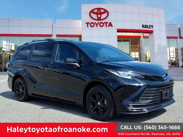 2025 Toyota Sienna Woodland Edition