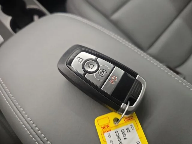 New 2026 Carbonized Gray Metallic Ford Badlands® image 30