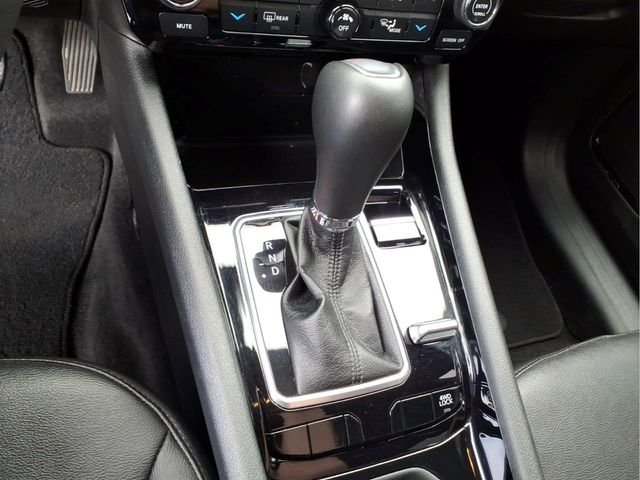 Used 2025 Silver Jeep Limited image 28