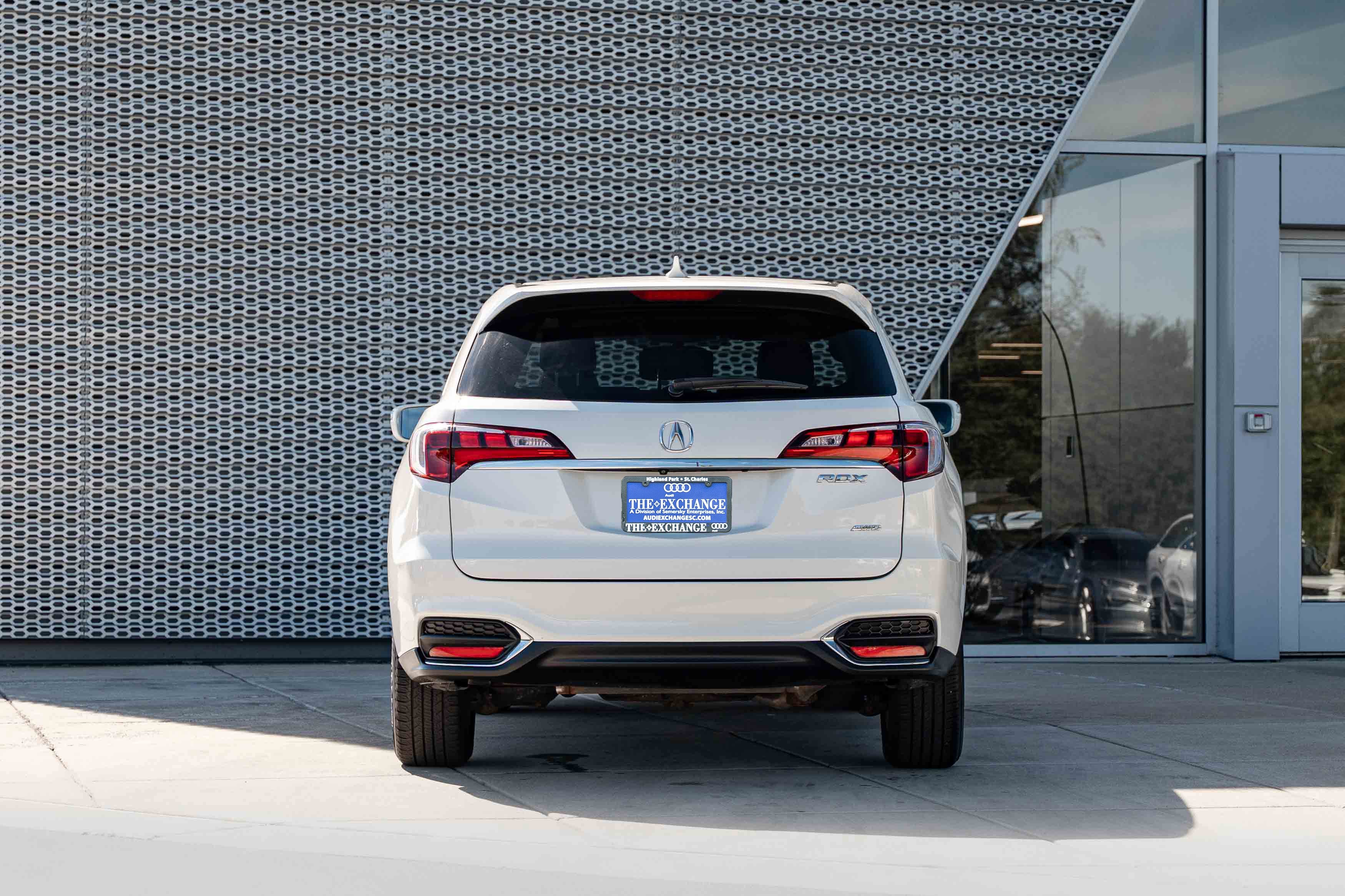 Used 2018 White Diamond Pearl Acura w/Technology Pkg image 24