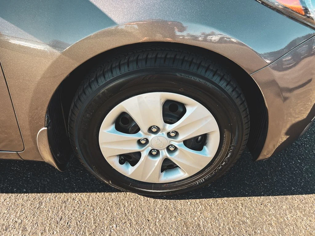 Used 2014 Brown Kia LX image 11