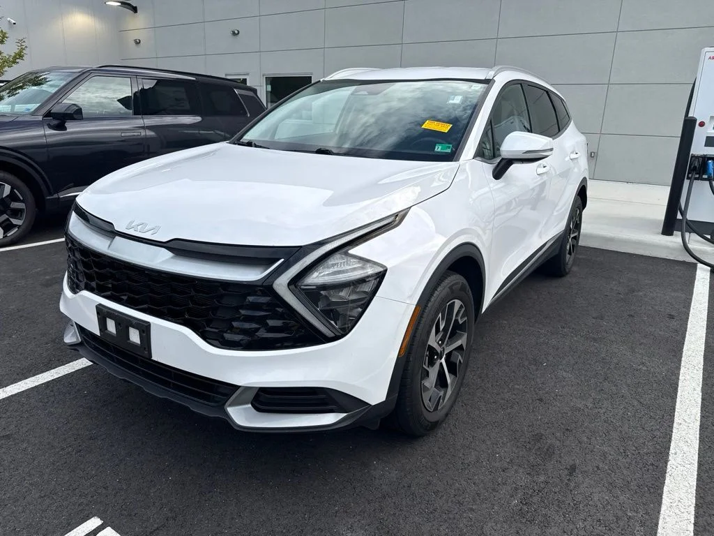 Used 2023 White Kia EX image 7