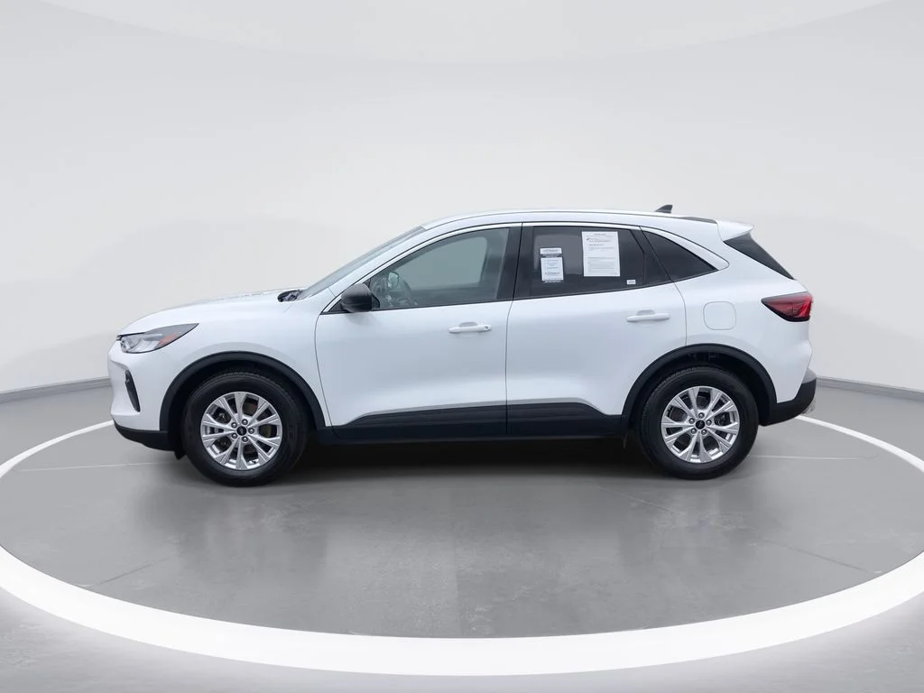Used 2023 White Ford Active image 5