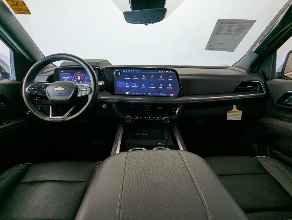 Used 2025 Gray Chevrolet Premier image 4