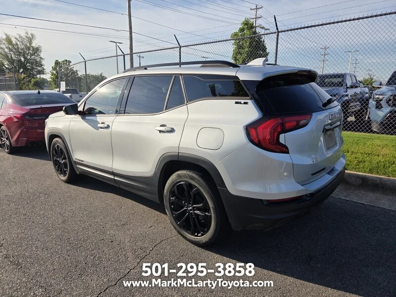 Used 2020 Quicksilver Metallic GMC SLE image 7