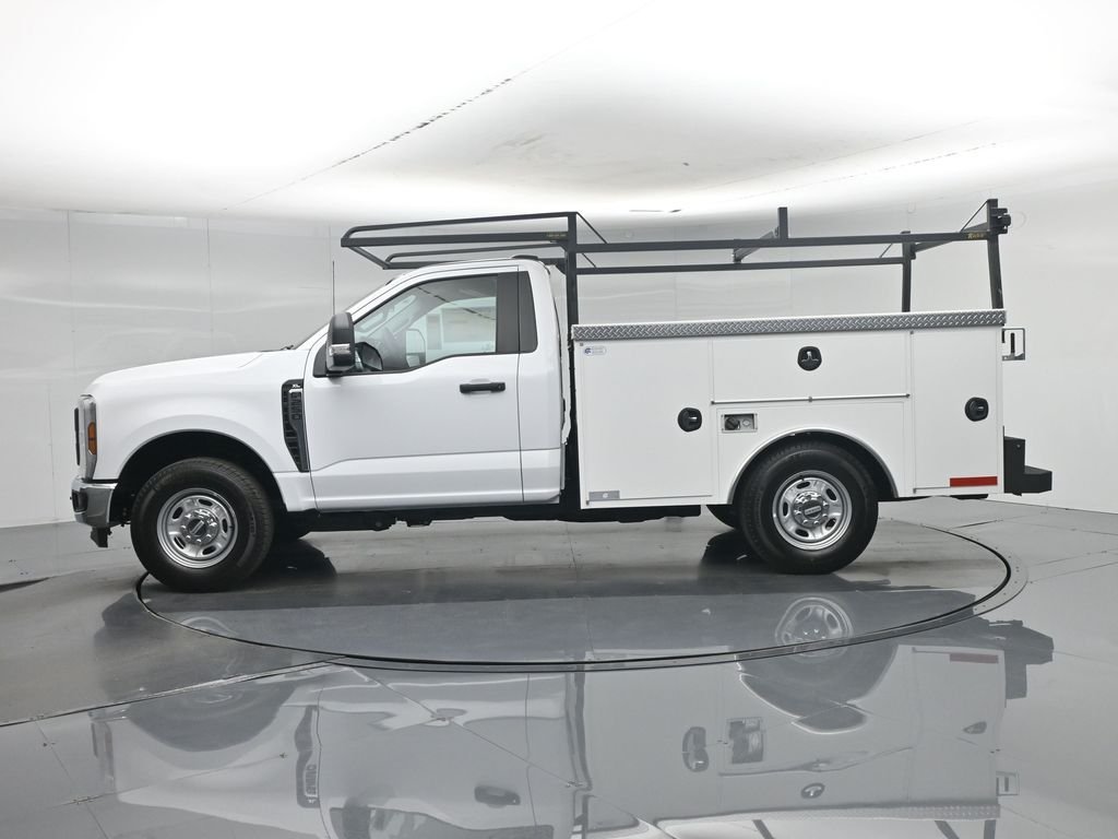 New 2026 Oxford White Ford XL image 31