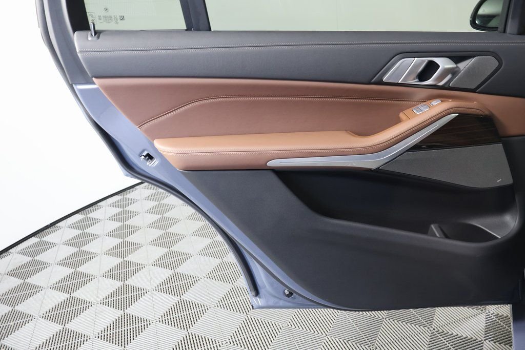 Used 2025 Copper Metallic BMW xDrive40i image 13