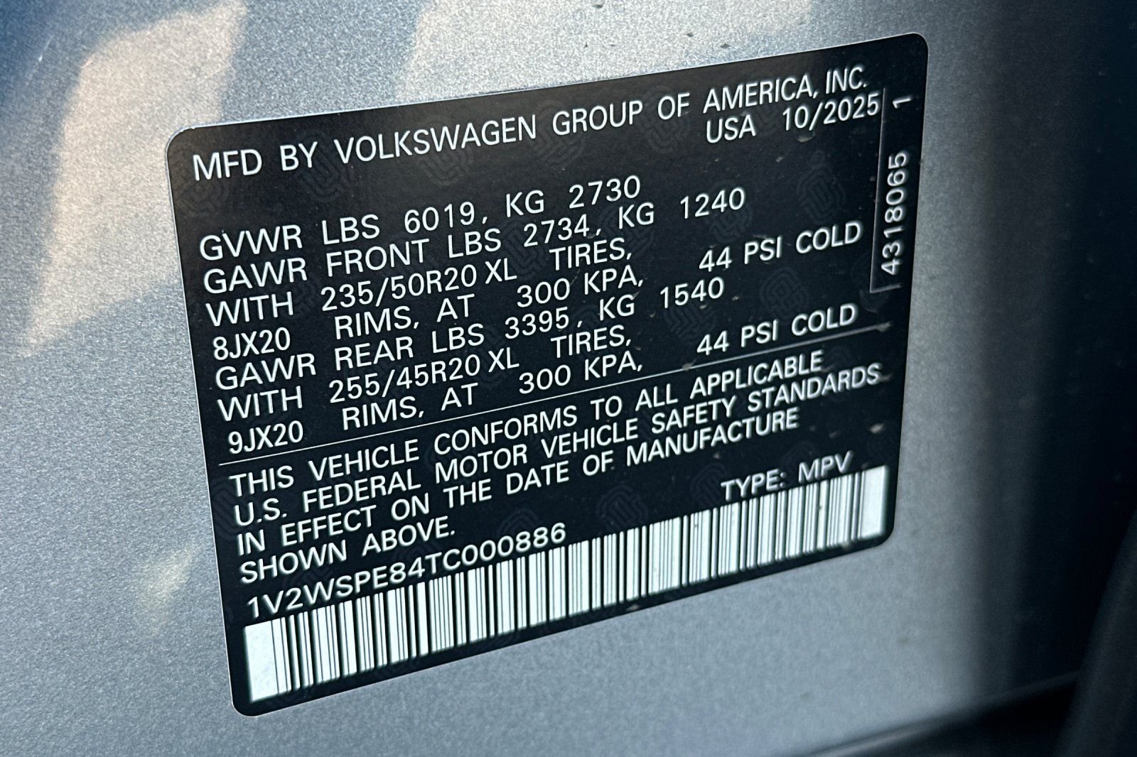New 2026 Silver Mist Metallic Volkswagen Pro S image 29
