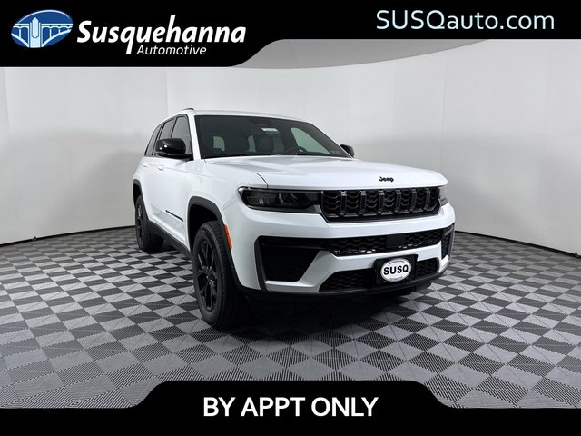 2026 Jeep Grand Cherokee Laredo Altitude