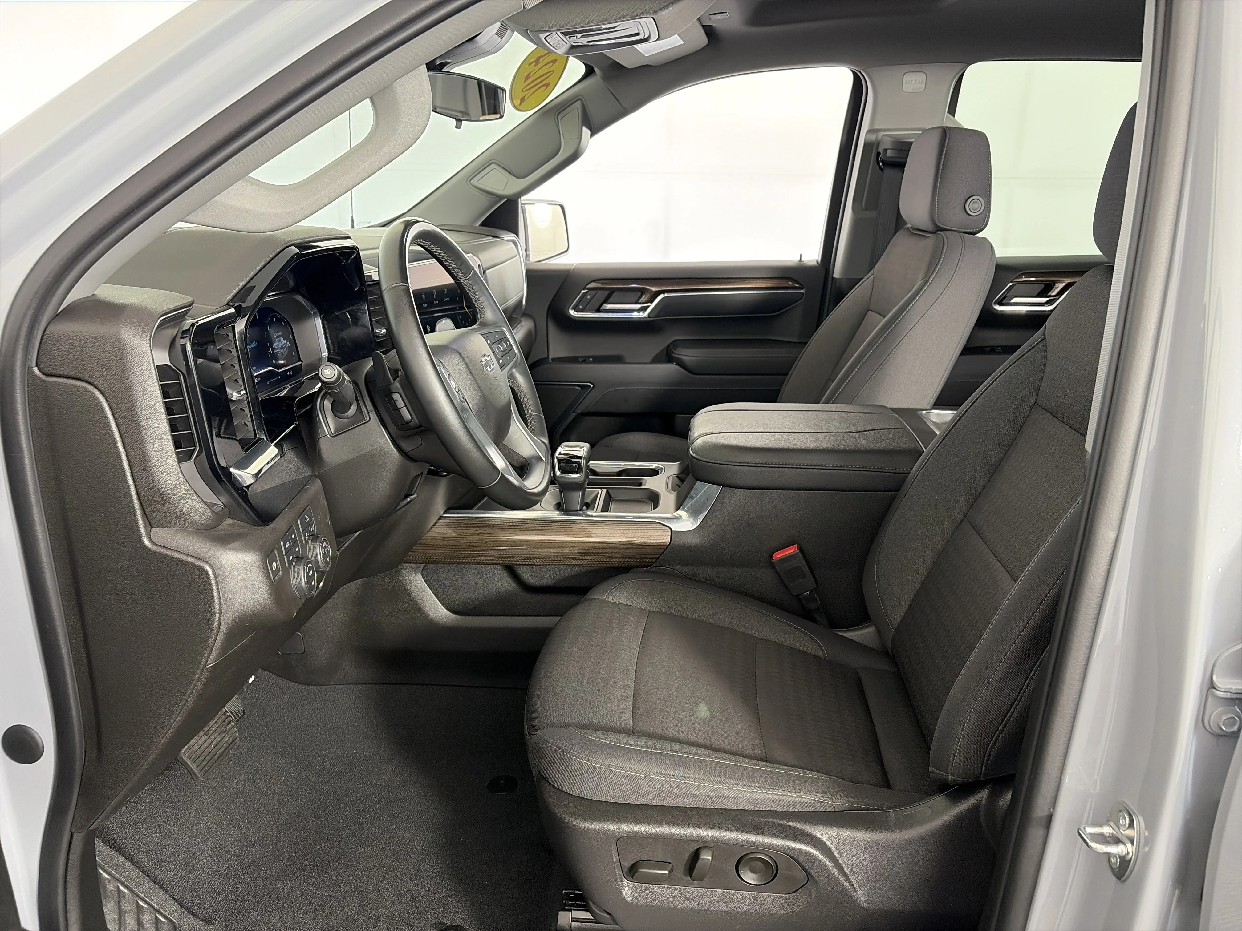 2024 Chevrolet Silverado 1500 RST - Photo 6