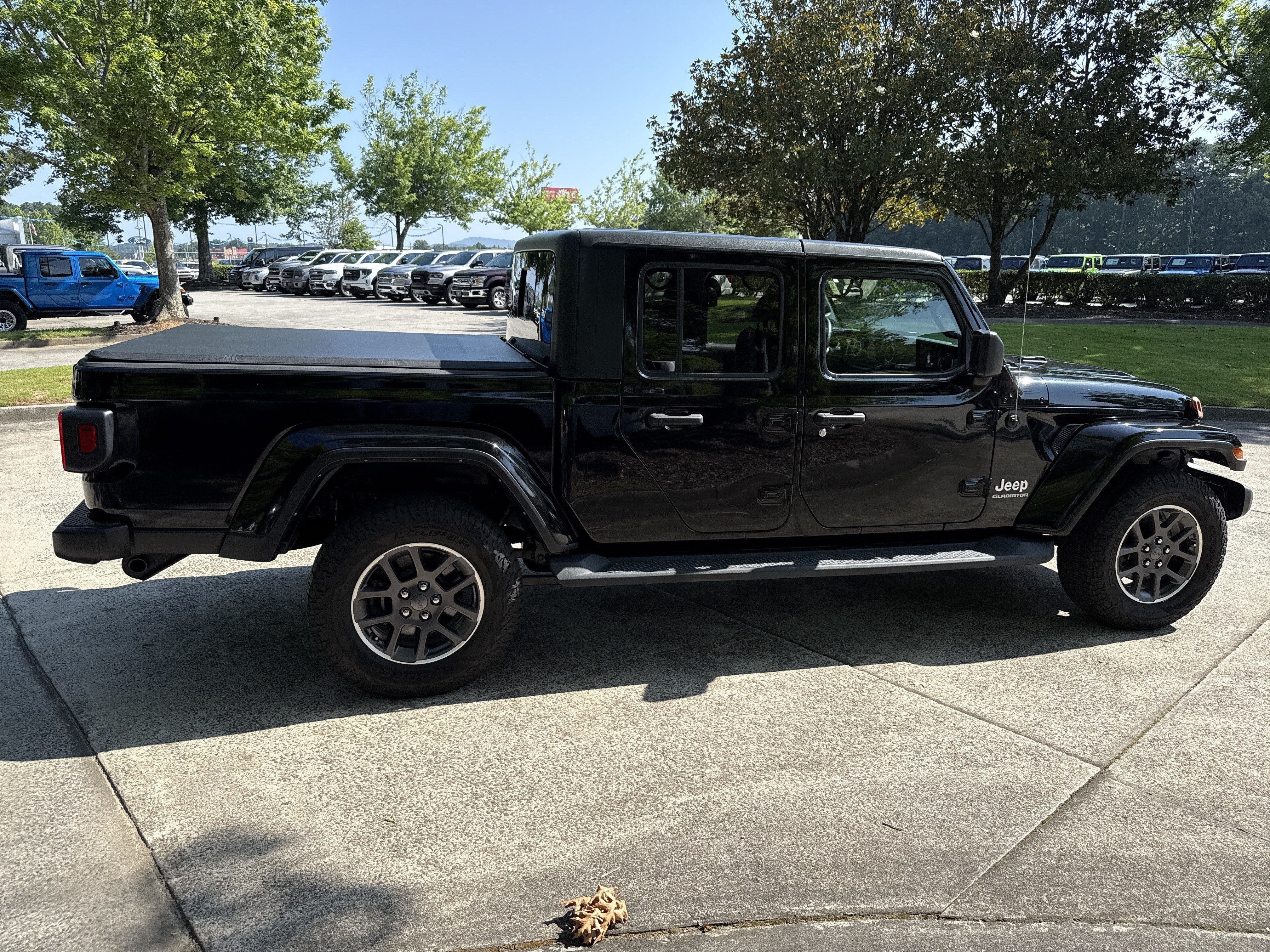 Used 2021 Black Clearcoat Jeep Overland image 8
