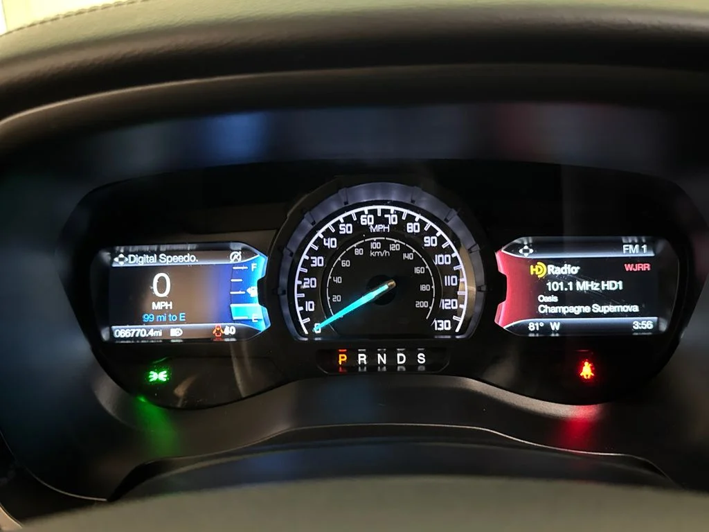 Certified Used 2020 Gray Ford Lariat image 24