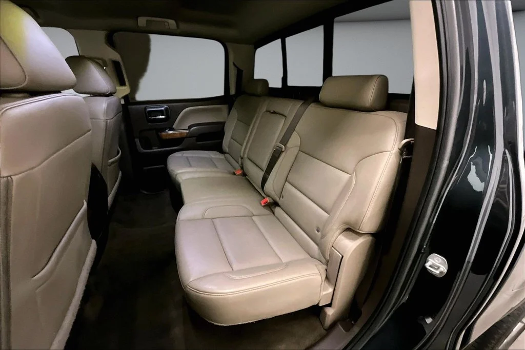 Used 2018 Gray GMC SLT image 23