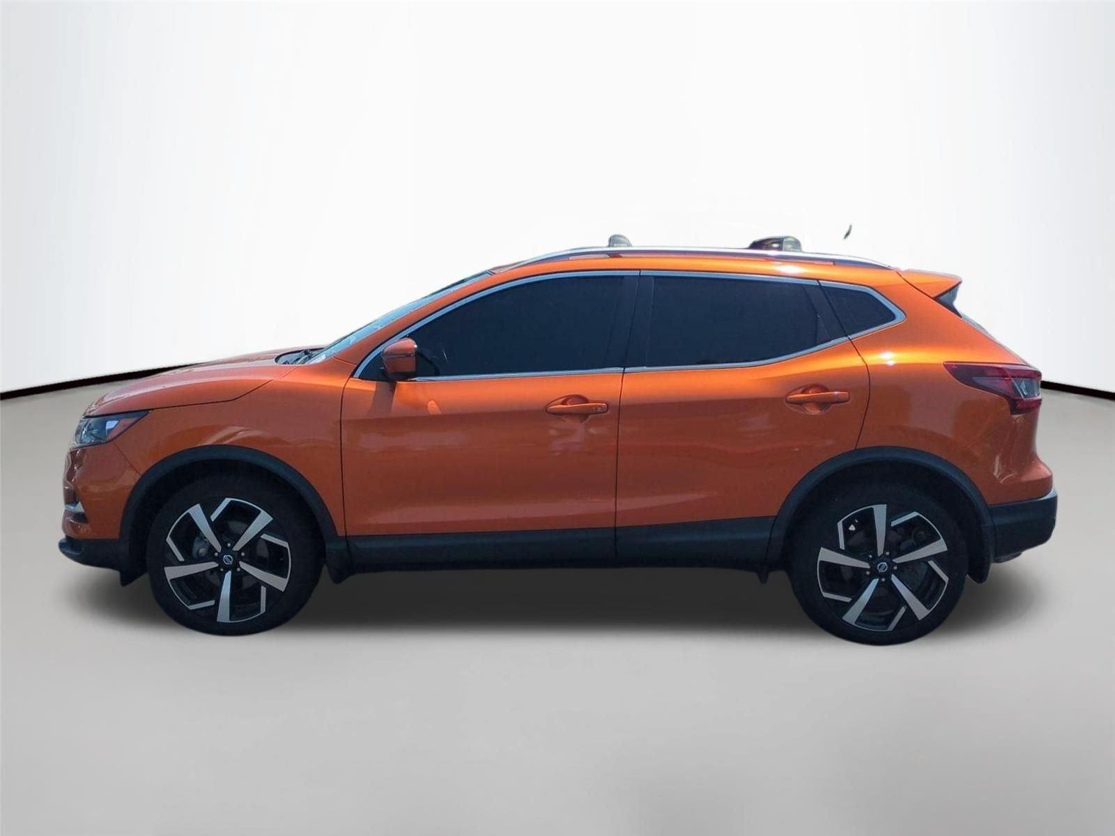 Used 2021 Monarch Orange Metallic Nissan SL image 2