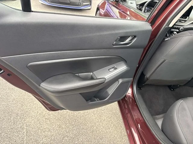 Used 2024  Nissan 2.5 SV image 18
