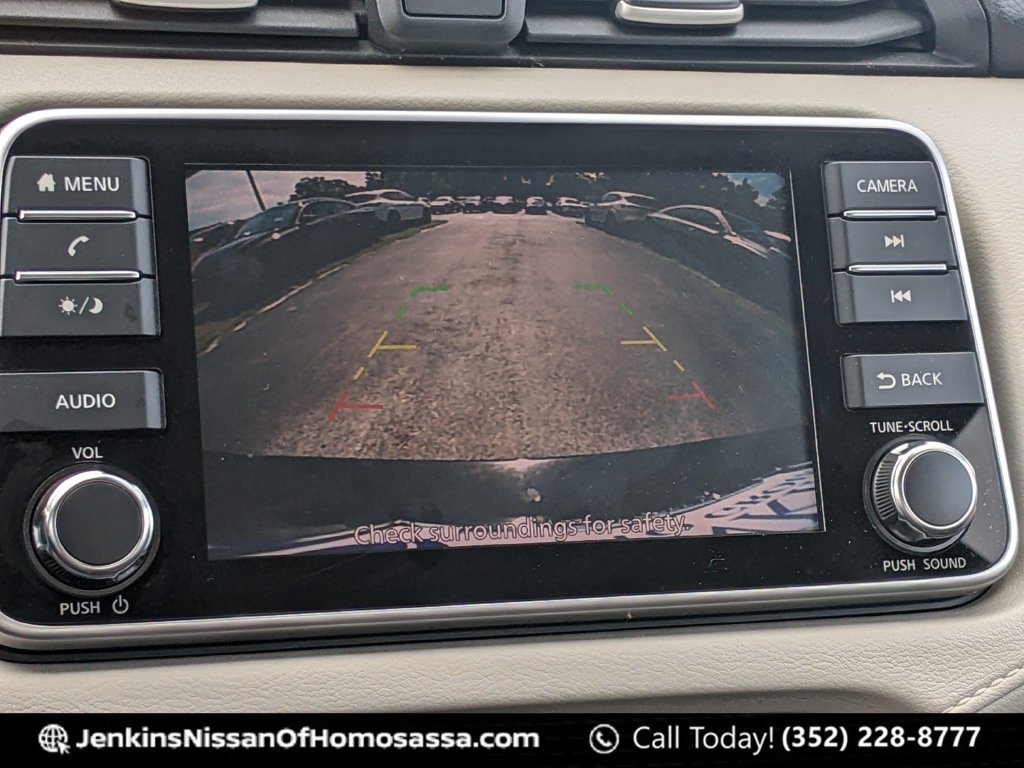 Used 2022 Black Nissan 1.6 SV image 36