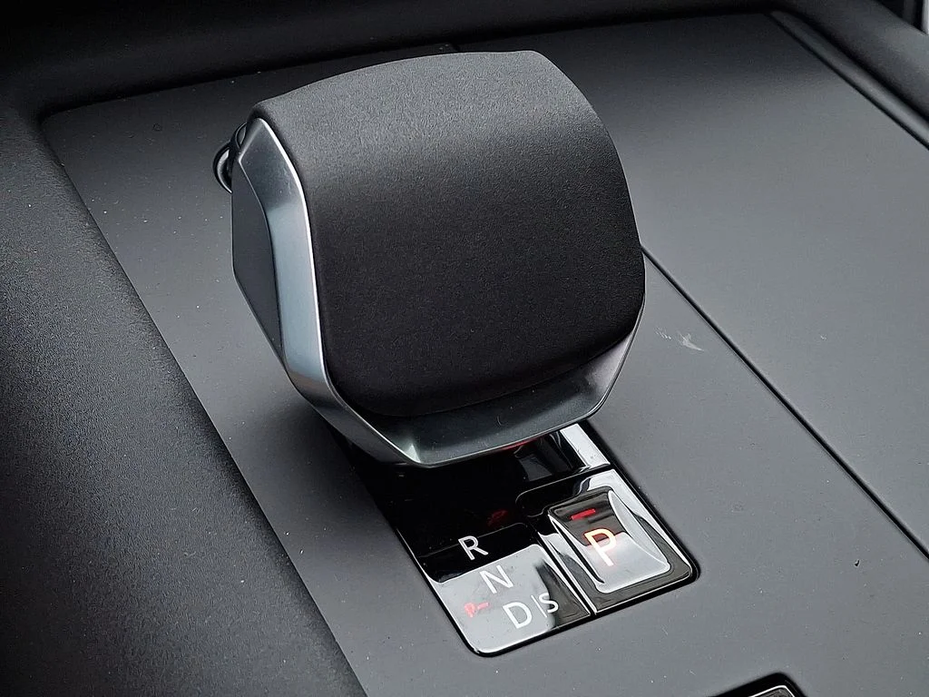 New 2026 Black Land Rover Gemini Edition image 14