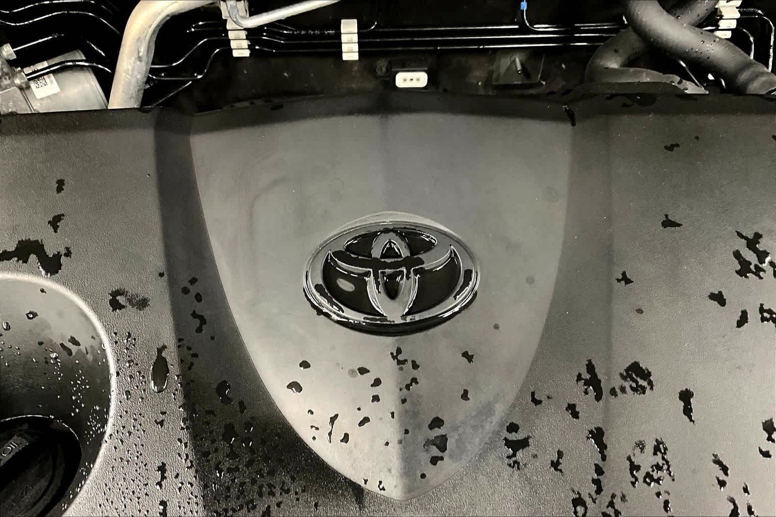 2023 Toyota RAV4 XLE - Photo 32