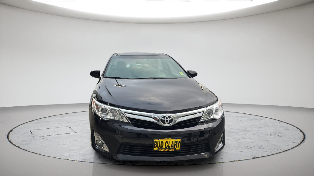 Used 2014 Black Toyota LE image 2
