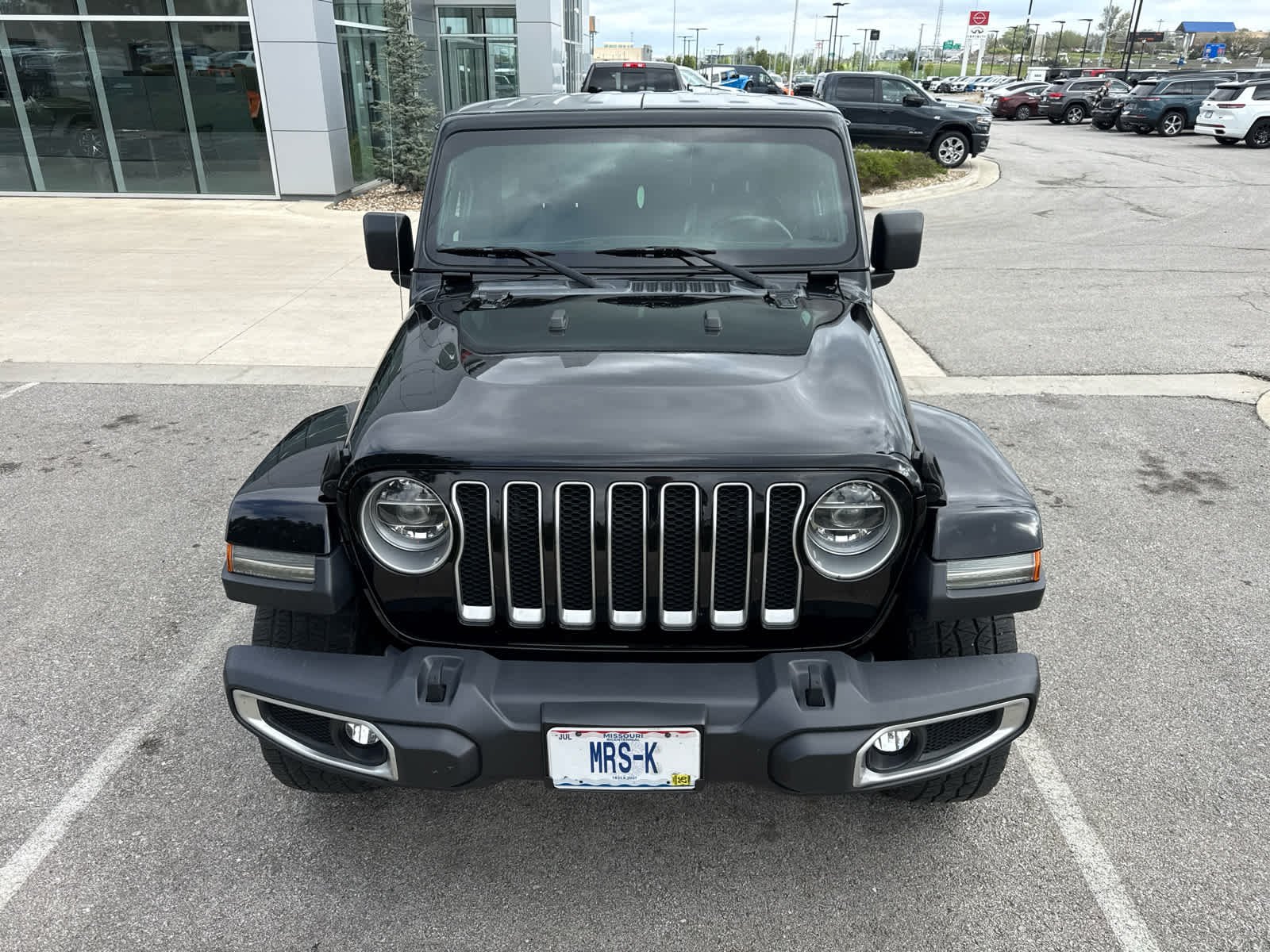 Used 2018 Jeep All-New Wrangler Unlimited Sahara with VIN 1C4HJXEG3JW272152 for sale in Kansas City