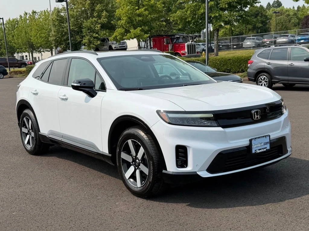 New 2026 Frostline White Pearl Honda Touring image 2