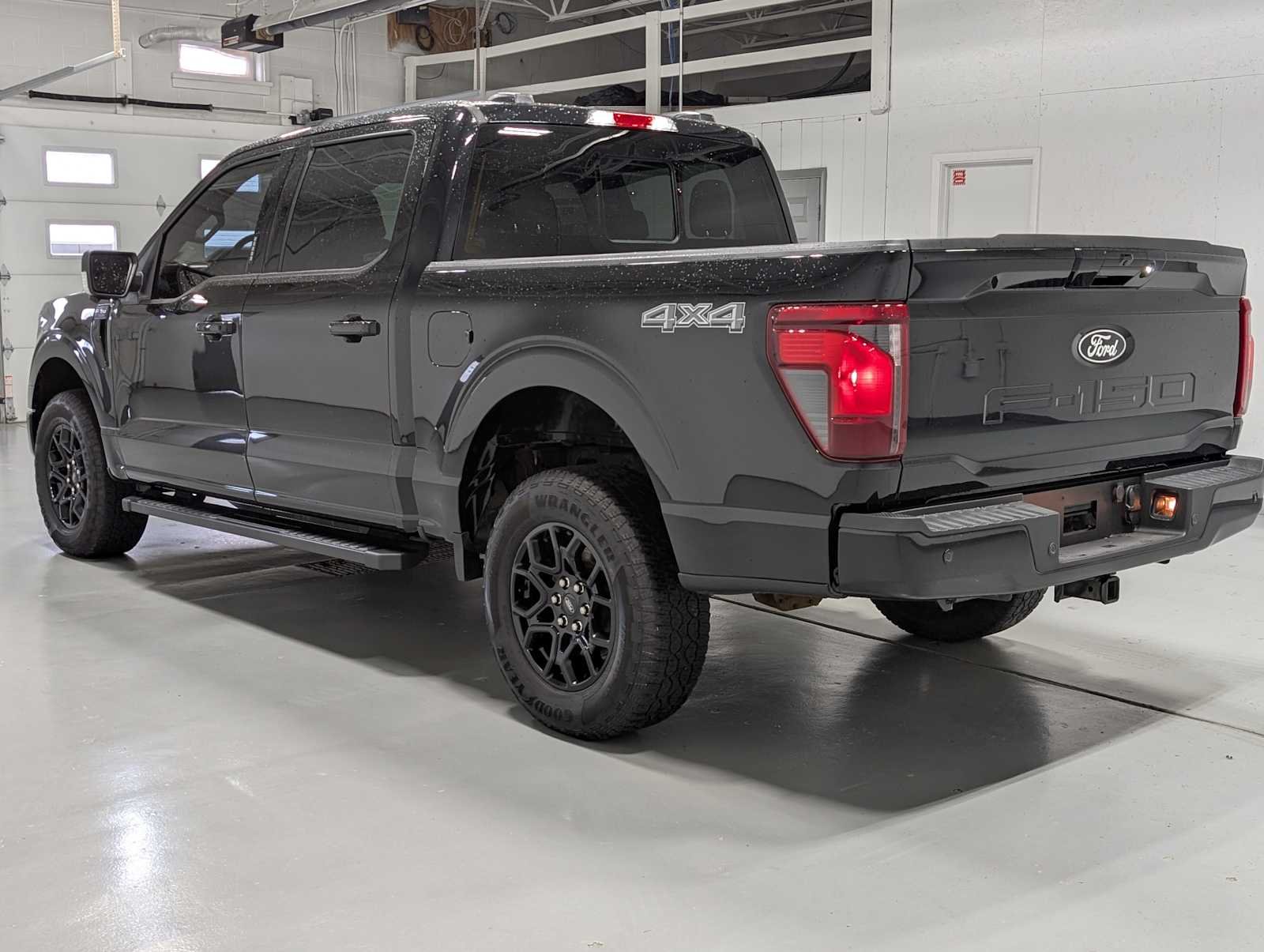 Used 2024 Agate Black Metallic Ford XLT image 10