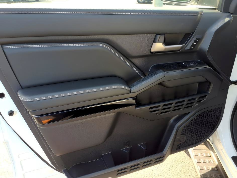 Used 2025 Wind Chill Pearl Toyota Limited image 18