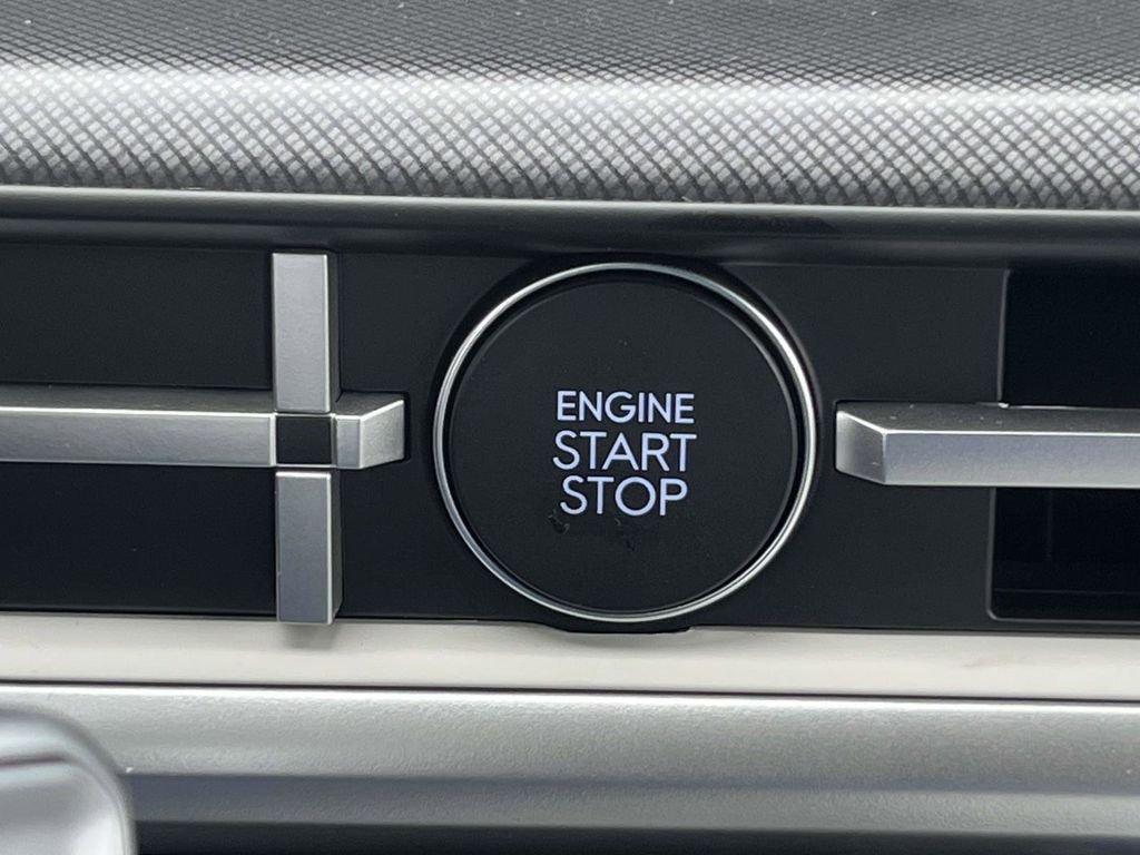 New 2026 White Hyundai SEL FWD image 20