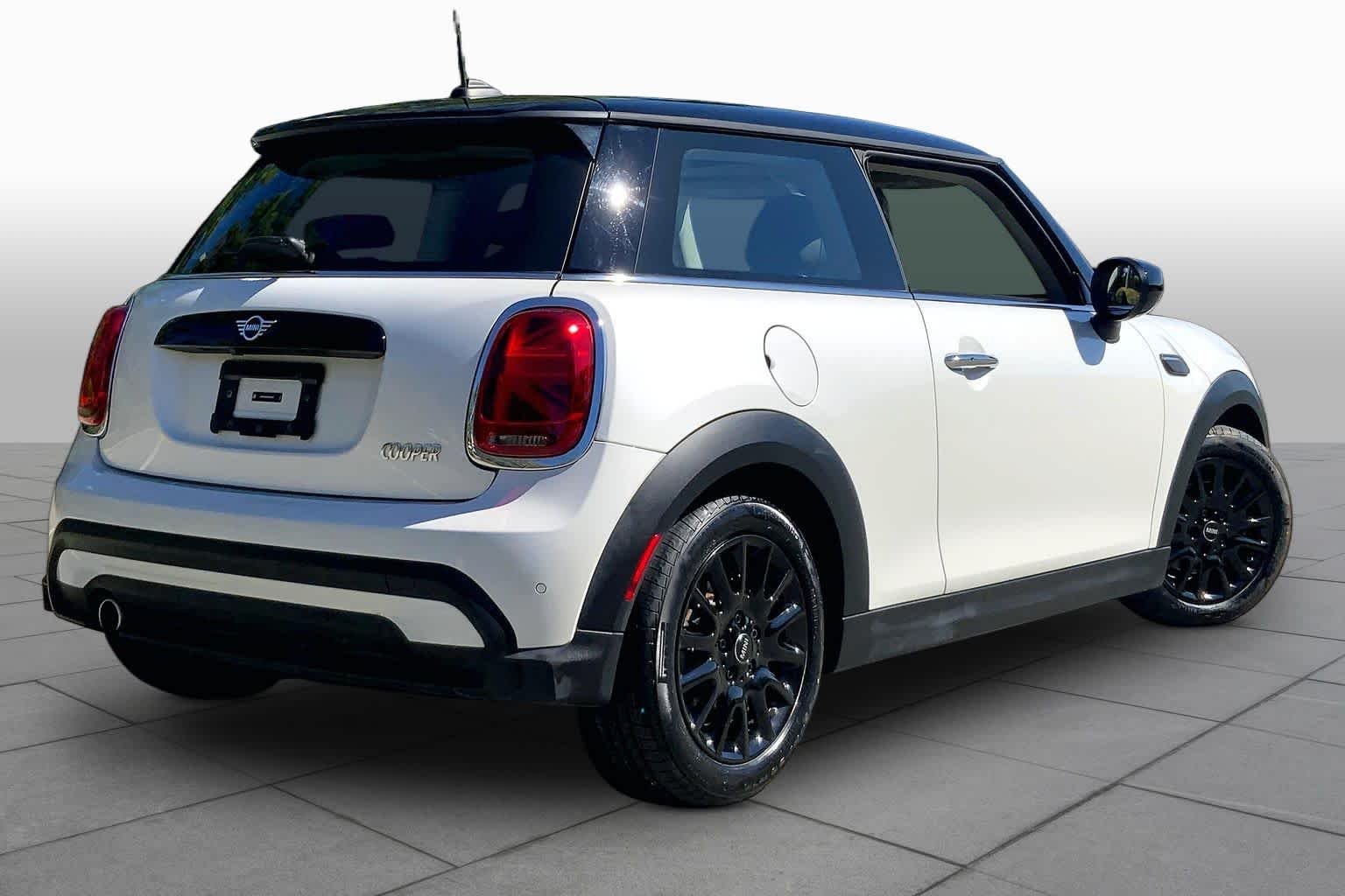 2024 MINI Hardtop 2 Door Base - Photo 12