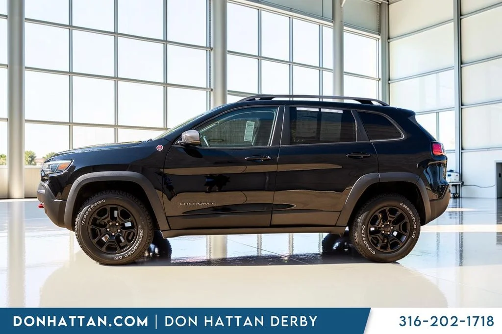 Used 2021 Jeep Cherokee Trailhawk with VIN 1C4PJMBX8MD111553 for sale in Augusta, KS