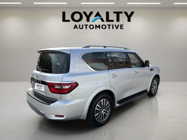 Used 2023 Silver Nissan SL image 24