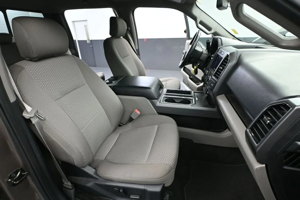 Used 2020 Gray Ford XLT image 40