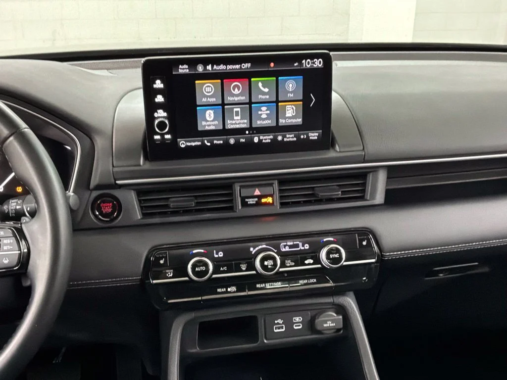 Used 2024 Modern Steel Metallic Honda Touring image 13