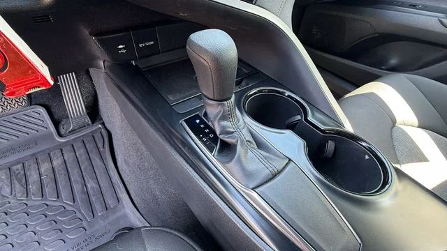 Used 2019 White Toyota LE image 24
