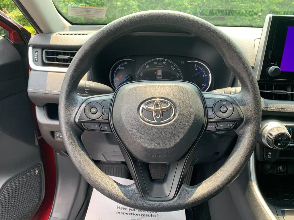 Used 2025 Red Toyota XLE image 27