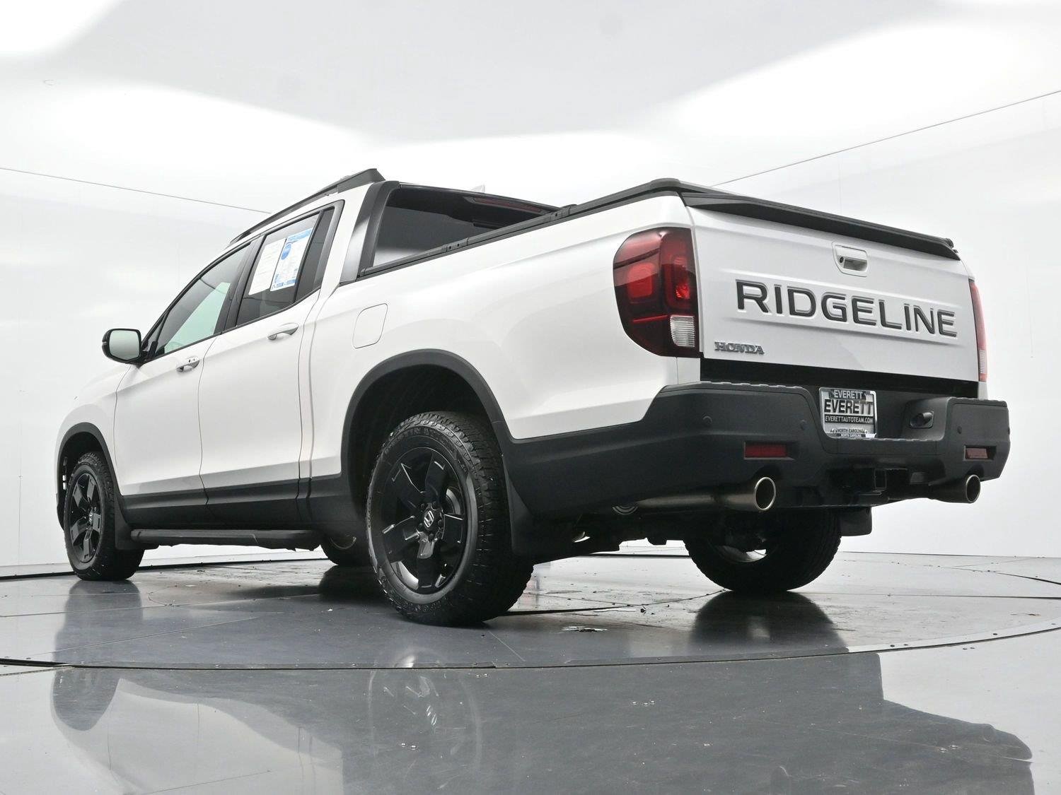 Used 2025 White Honda Black Edition image 49