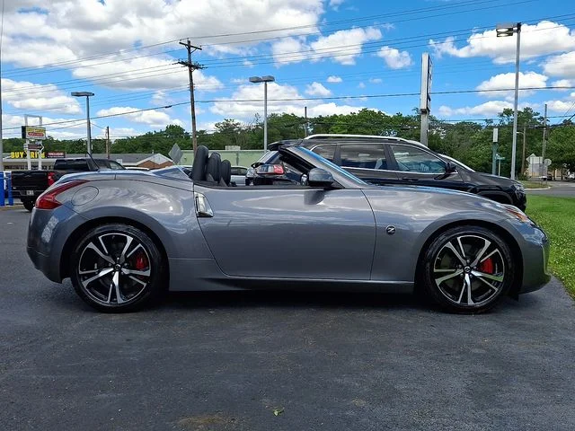 Used 2019 Gray Nissan  image 8