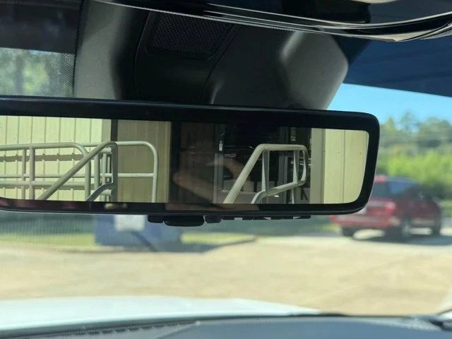 Used 2022 White Jeep Overland image 9