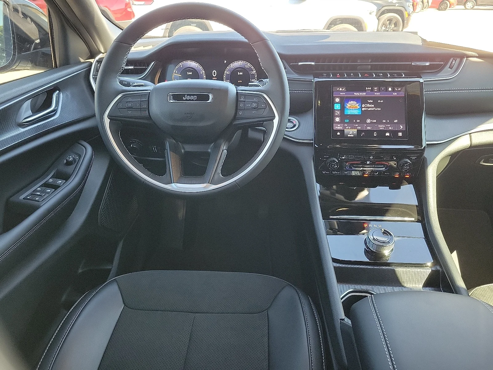 New 2025 PW7 Bright Whit Jeep L ALTITUDE 4X4 image 10