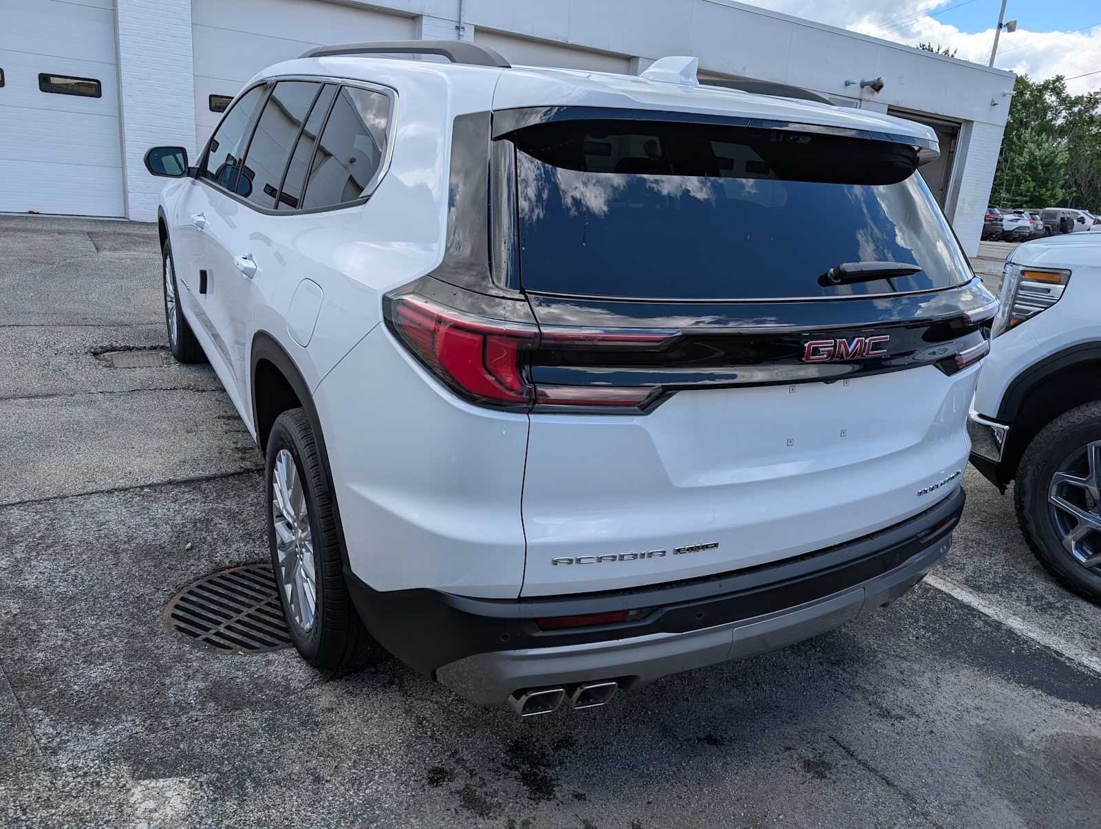 2026 GMC Acadia Elevation - Photo 9