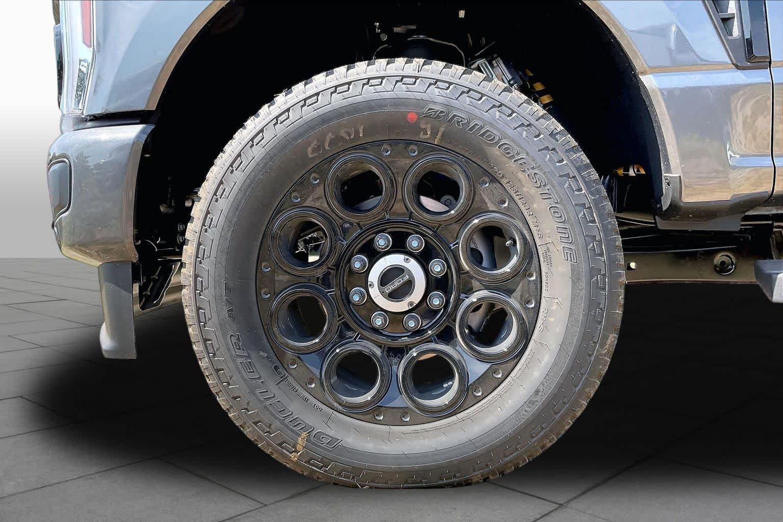 New 2027 Carbonized Gray Metallic Ford F-250® Lariat® image 8