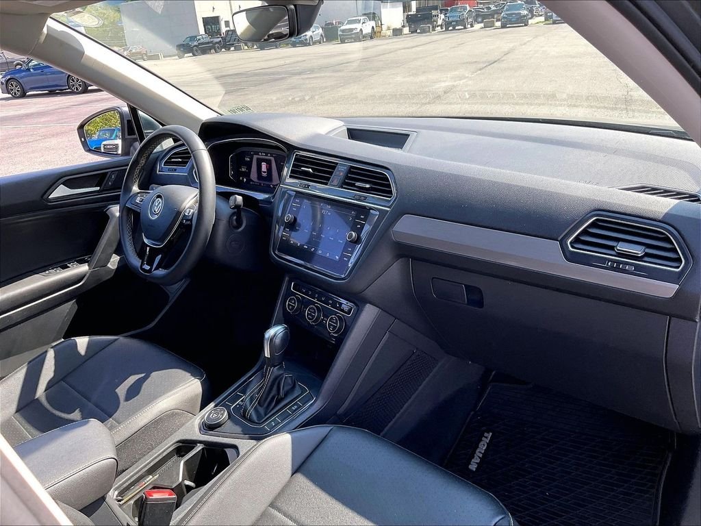 Used 2021 Platinum Gray Metallic Volkswagen 2.0T SEL image 14