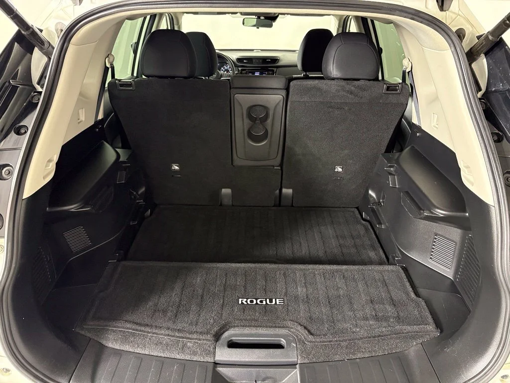 Used 2019 White Nissan SV image 36