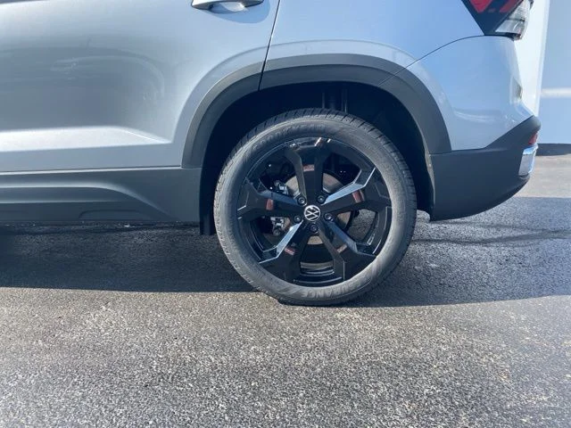 2025 Volkswagen Taos SEL - Photo 21